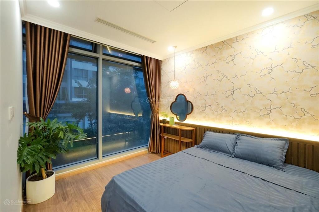 Bán căn 02pn, 80m2, hướng đông nam tòa park 7 giá chỉ 8 tỷ.  0977 088 ***