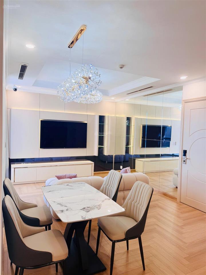 Căn 02pn hướng nam tầng 11 toà park5 giá chỉ 6.3 tỷ.  0977 088 ***