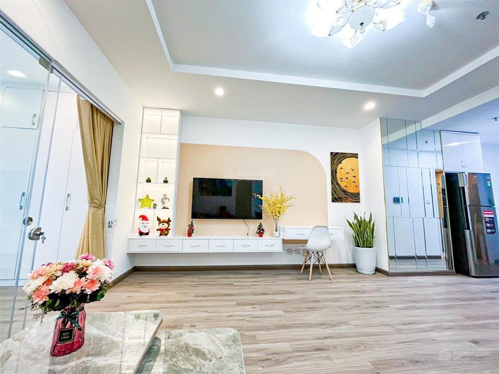 Quá rẻ rồi, căn 1pn hướng nam tòa t09 times city giá xuống chỉ còn 4,5 tỷ.  0977 088 ***