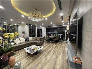Bán căn 02pn rộng 82m view hồ tại tòa park1 giá chỉ 7,x tỷ.  0977 088 ***