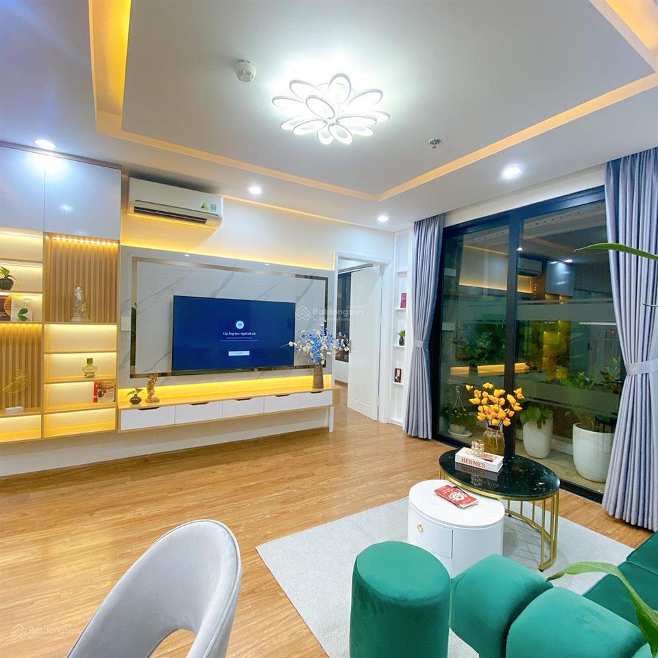 Căn góc 03pn siêu rẻ!!! hướng nam, tầng trung tòa t18 giá chỉ hơn 8 tỷ.  0977 088 ***