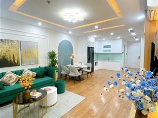 Căn góc 03pn siêu rẻ!!! hướng nam, tầng trung tòa t18 giá chỉ hơn 8 tỷ.  0977 088 ***