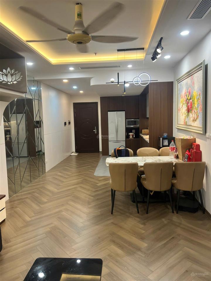 Siêu rẻ!!! căn góc 03pn 110m, có slot xe ôtô, tầng trung tòat01 times city giá 11 tỷ.  0977 088 ***