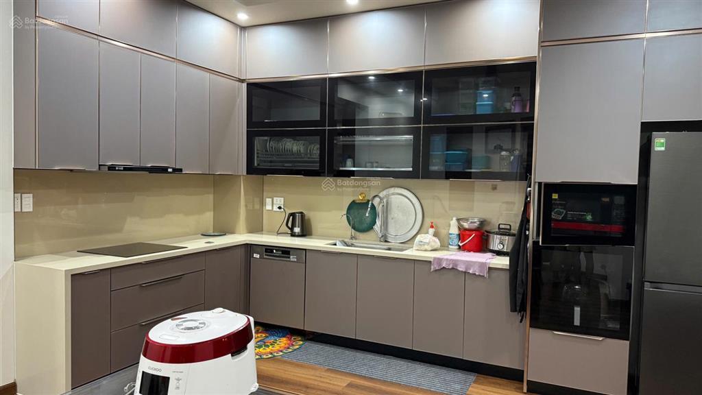 Chính chủ cho thuê nhà 4 tầng mới xây tại vpit plaza, vĩnh phúc, sẵn nội thất phù hợp làm văn phòng