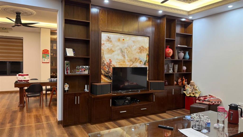 Chính chủ cho thuê nhà 4 tầng mới xây tại vpit plaza, vĩnh phúc, sẵn nội thất phù hợp làm văn phòng