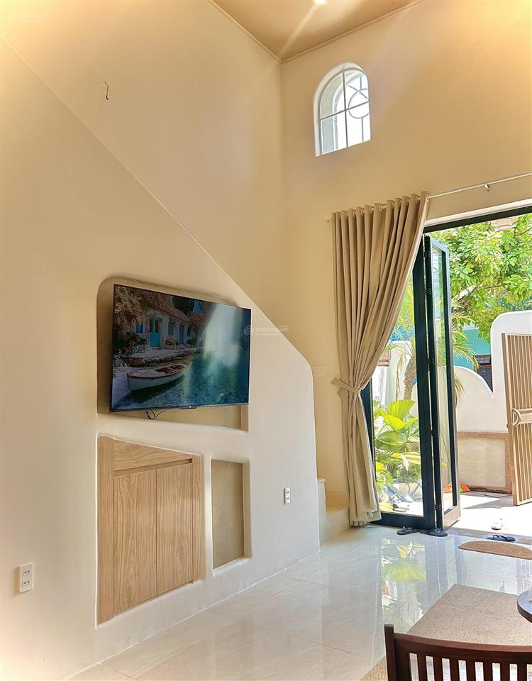 Bán căn villa hồ bơi đường tân thái sát biển mân thái 300m  dt 90m2 cho thuê 45 triệu/tháng