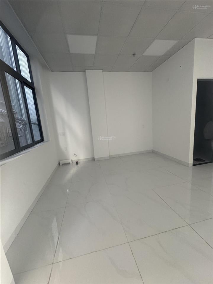 Cho thuê mặt phố kinh doanh lê thanh nghị  có hầm  210m2 sàn cực vip