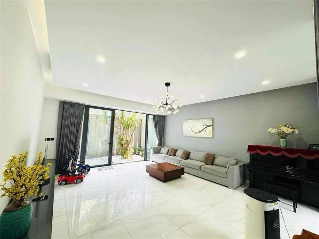 Bán căn biệt thự đường thanh long ngay trung tâm tài chính  trung tâm phố hải châu  giá 2x tỷ