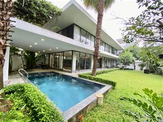 Cho thuê căn villa đường mỹ đa tây sát sông hàn  800m2 có hồ bơi  nam việt á  giá tốt
