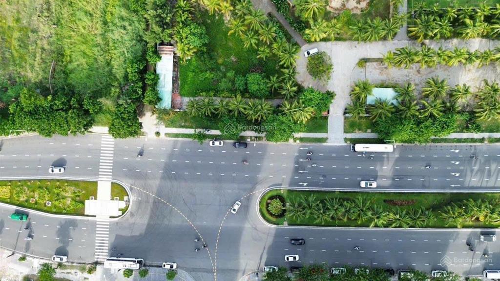Lô góc 2mt siêu đẹp lê bình cạnh công viên hồ nghinh  200m2 xây cao tầng  giá tốt