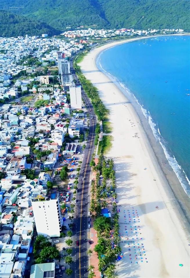 Bán lô góc 2mt đường dương thạc, trục thông bãi biển sơn trà  111m2 ngang 6.5m  giá 15,x tỷ