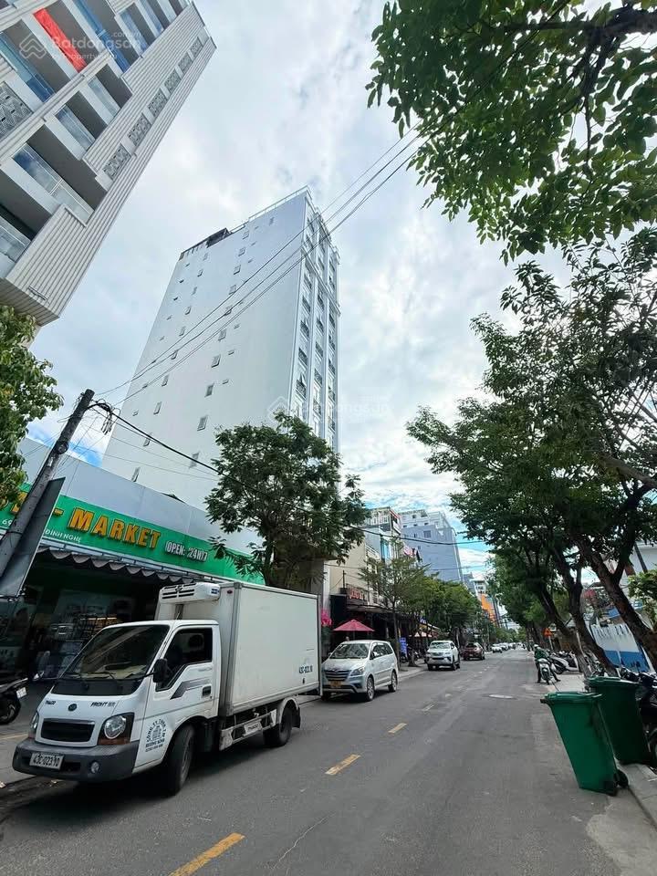 Bán tòa căn hộ khách sạn 11 tầng đường dương đình nghệ  sát biển mỹ khê  dt 350 triệu/tháng