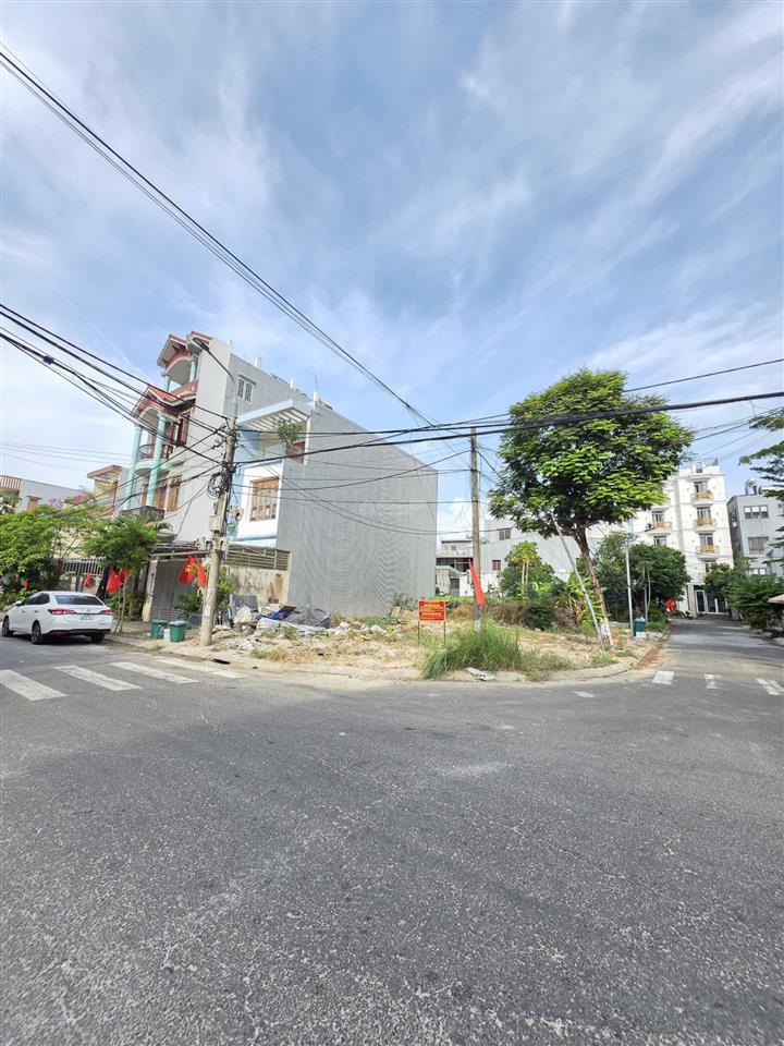 Bán lô góc 2 mặt tiền đường phạm vấn và lê lâm  sát bãi biển phước mỹ  118.1m2 giá 20.5 tỷ