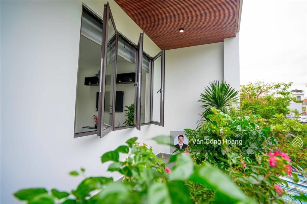 Căn nhà đẹp tầng đường 7.5m ngay bãi biển mân thái, chợ hải sản  103m2 rộng rãi  giá tốt