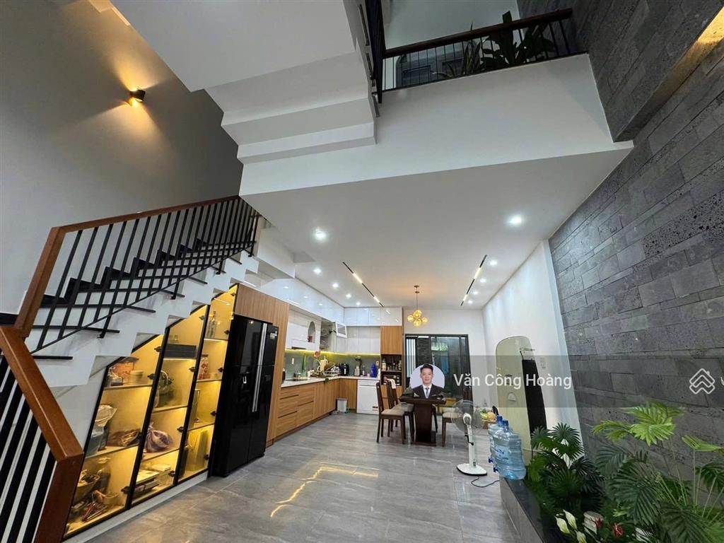 Nhà đẹp 4 tầng đường mỹ an 4  cạnh công viên  sát sông hàn  đối diện tháp 69 tầng sun cực đẹp