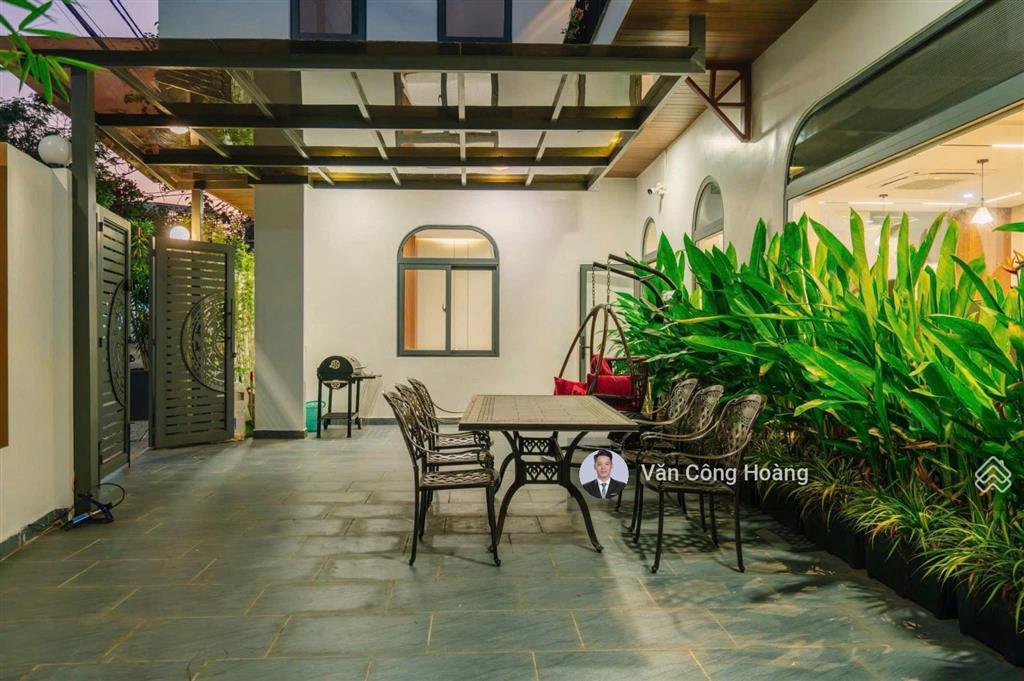 Bán căn villa hồ bơi  lô góc 2mt sát sông hàn khu đô thị nam việt á  198m2. giá tốt