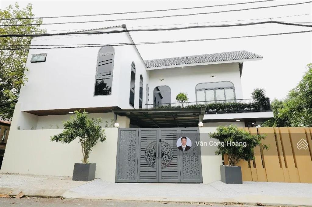 Bán căn villa hồ bơi  lô góc 2mt sát sông hàn khu đô thị nam việt á  198m2. giá tốt