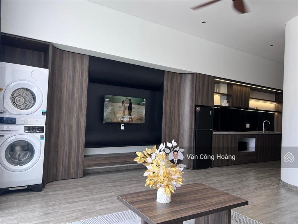 Toà căn hộ 4 tầng cao cấp  nguyễn sơn hà sát tiểu la  dòng tiền 53triệu/th  trung tâm hoà cường