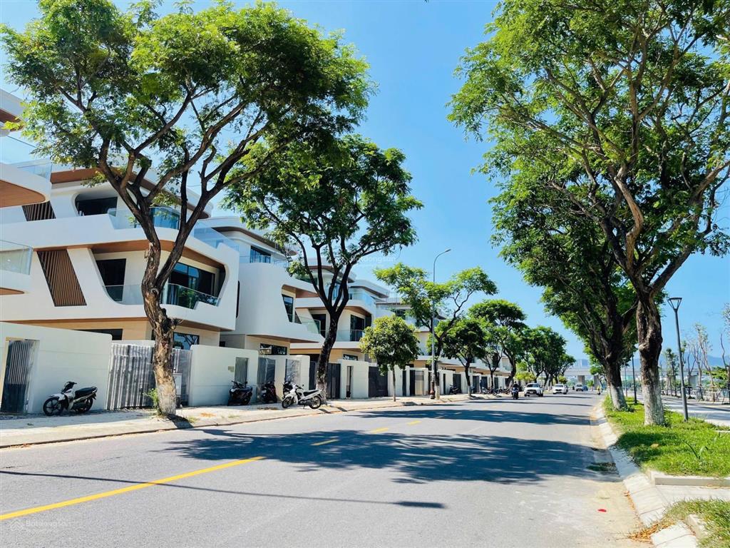 Căn biệt thự 4 tầng bùi viện ngay sát sông hàn  331m2 ngang 12m  giá tốt khu elisia complex
