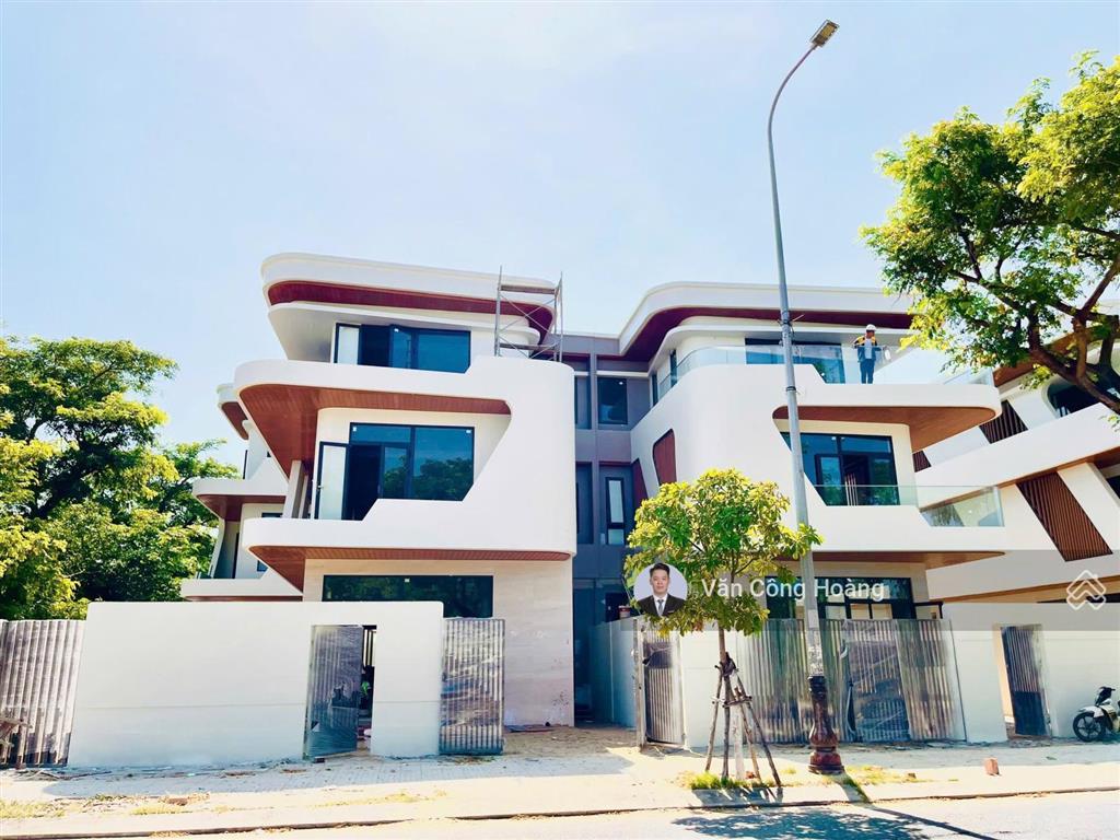 Căn biệt thự mặt sông trực diện thăng long  293m2 ngay trung tâm tổ hợp danang downtown