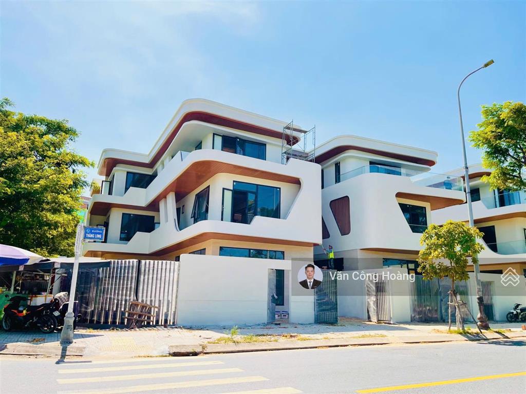 Căn biệt thự mặt sông trực diện thăng long  293m2 ngay trung tâm tổ hợp danang downtown