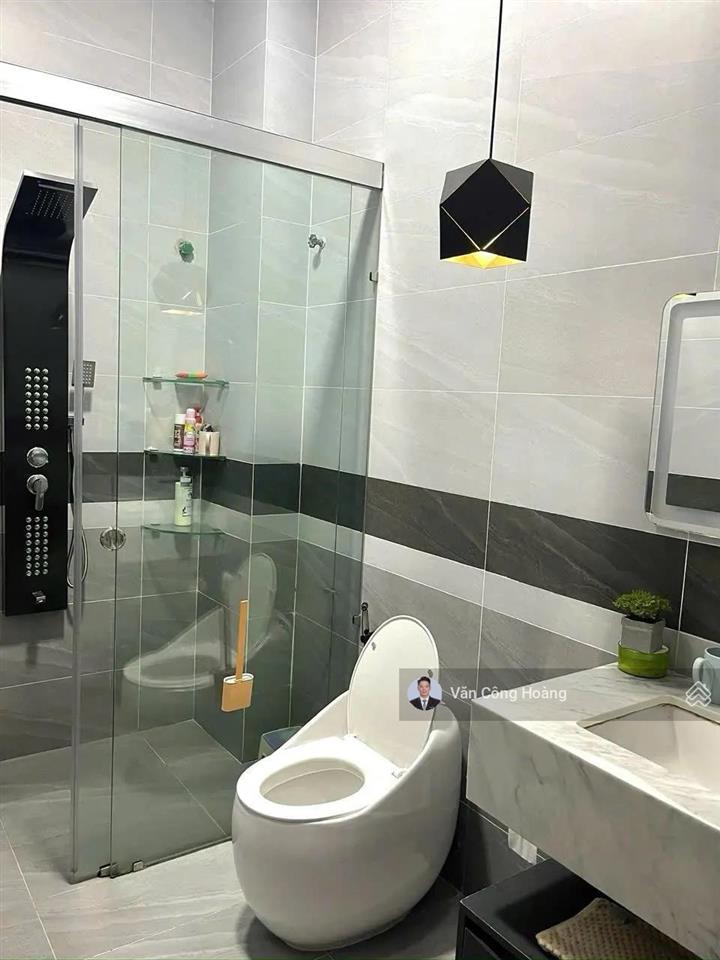 Nhà 3 tầng đường bùi kỉ ngay cạnh đại học ngoại ngữ  95m2 ngang 5m  giá cực tốt 8.x tỷ