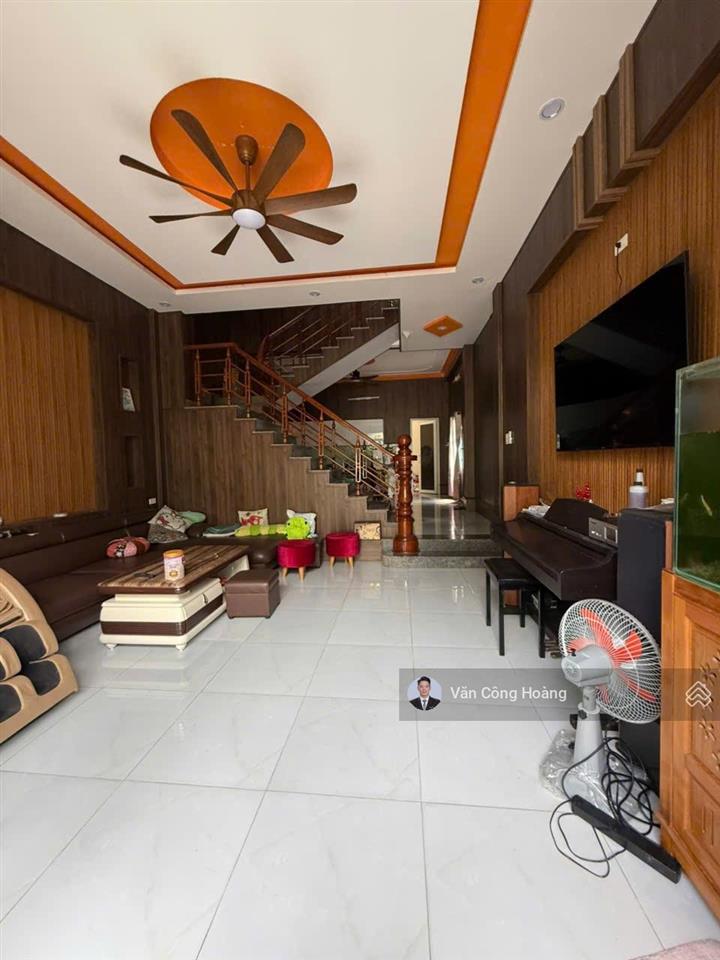 Nhà 3 tầng đường trần kim xuyến  97m2  giá cực tốt 6.5 tỷ  kdt hoà xuân