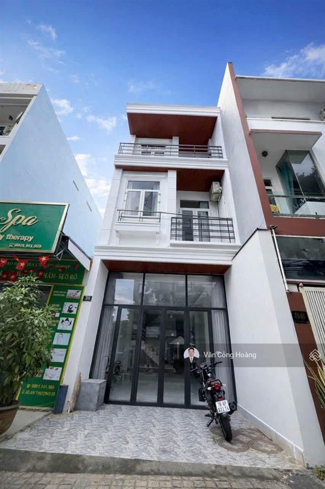 Bán nhà 3 tầng mặt đường an thượng 20  phố du lịch biển mỹ khê  sẵn dòng tiền  giá tốt