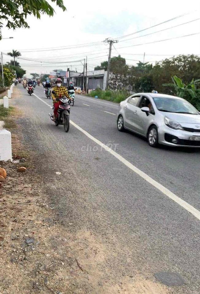 CẦN BÁN ĐẤT 3 MẶT TIỀN ĐƯỜNG QUỐC LỘ 57