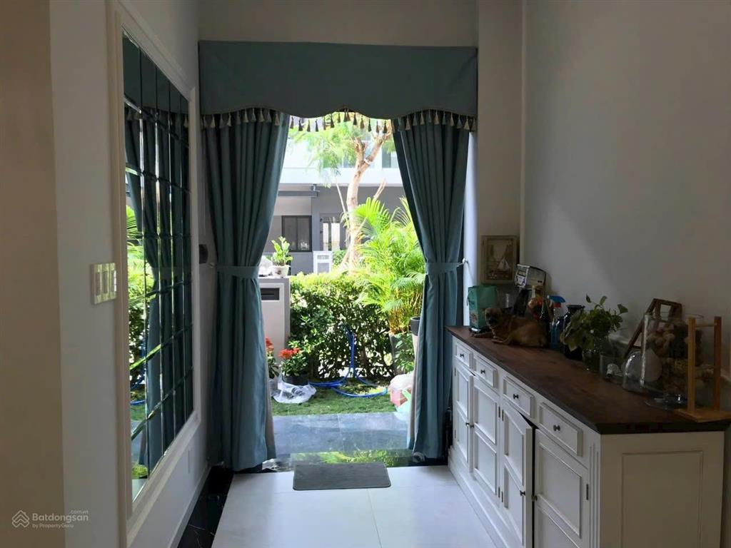 Chính chủ đi định cư cần bán gấp full nội thất cao cấp  đã có sổ