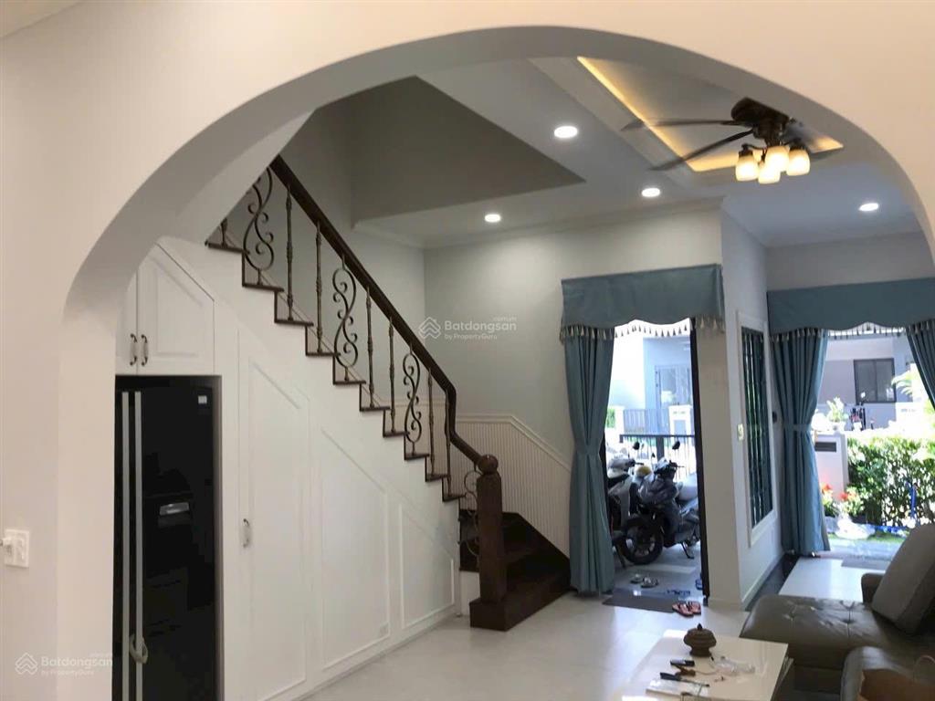 Chính chủ đi định cư cần bán gấp full nội thất cao cấp  đã có sổ