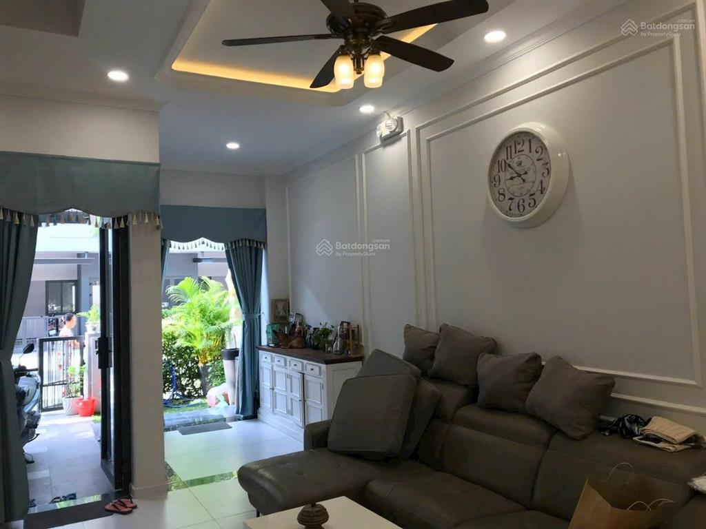 Chính chủ đi định cư cần bán gấp full nội thất cao cấp  đã có sổ