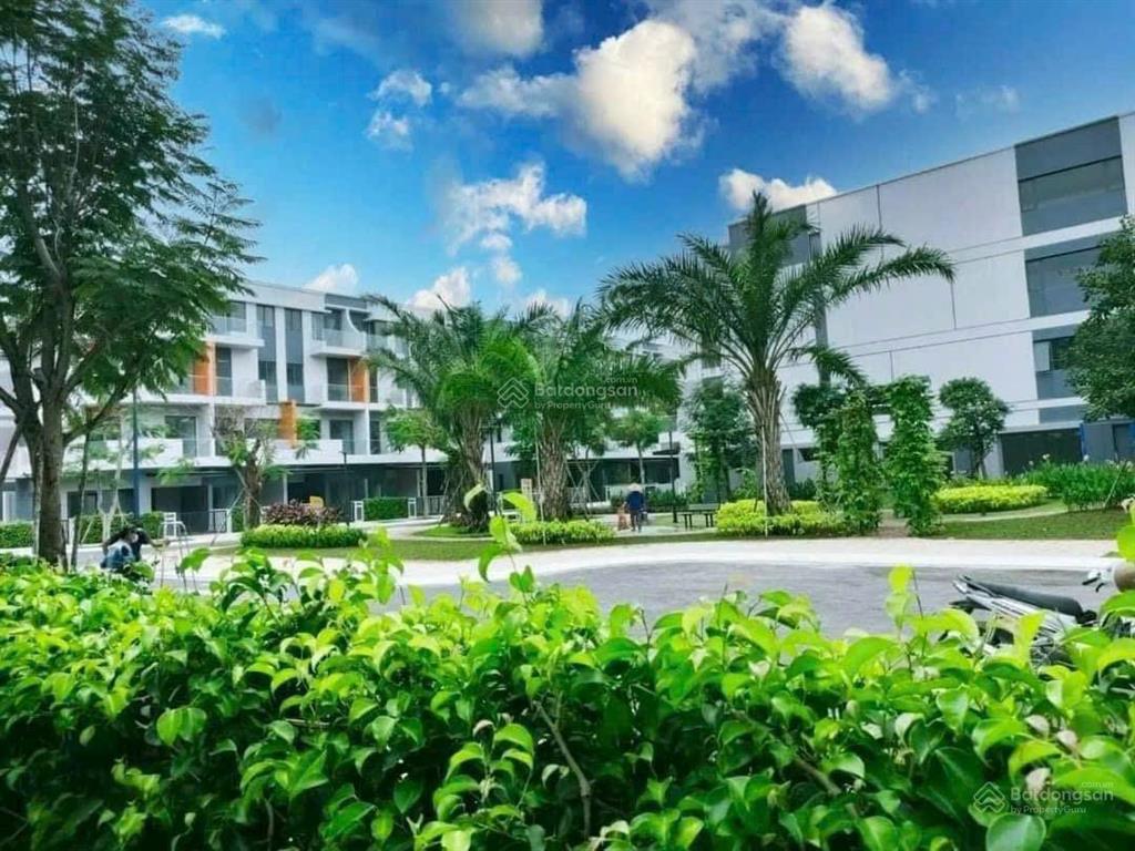 Chính chủ đi định cư cần bán gấp full nội thất cao cấp  đã có sổ