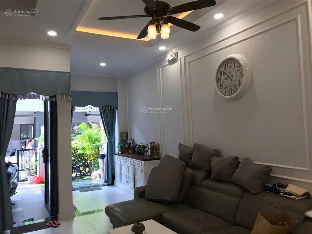 Chính chủ đi định cư cần bán gấp full nội thất cao cấp  đã có sổ