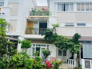 Căn nhà dành cho người thích sự rộng rãi ngang 7,5m hiếm có