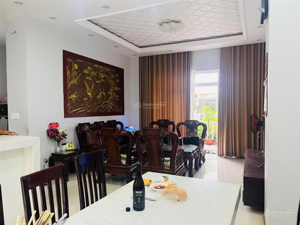 Căn nhà dành cho người thích sự rộng rãi ngang 7,5m hiếm có