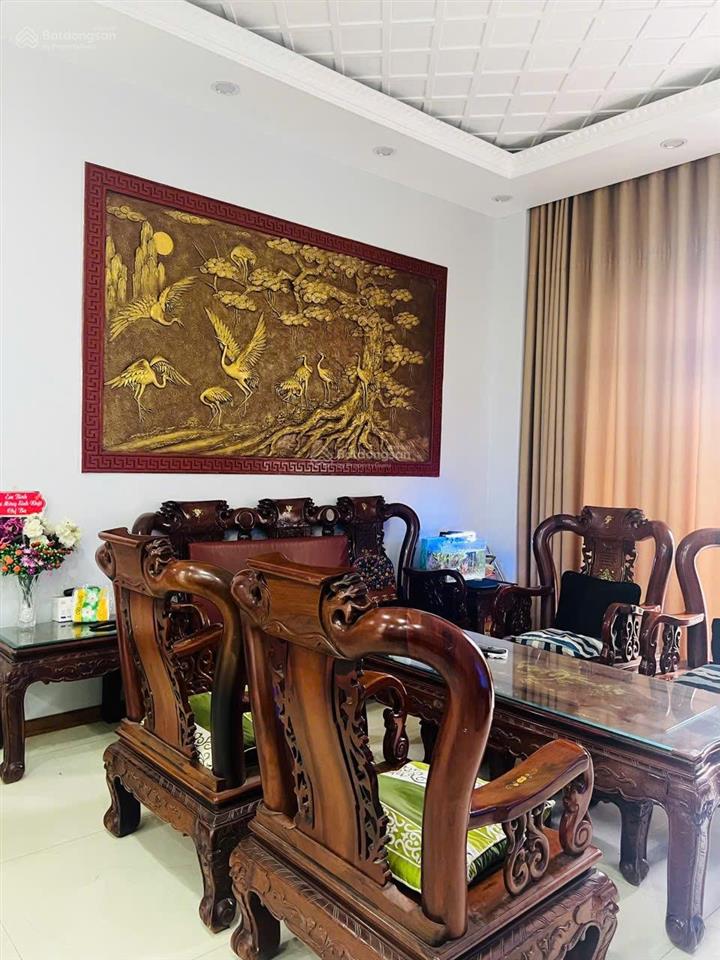 Căn nhà dành cho người thích sự rộng rãi ngang 7,5m hiếm có