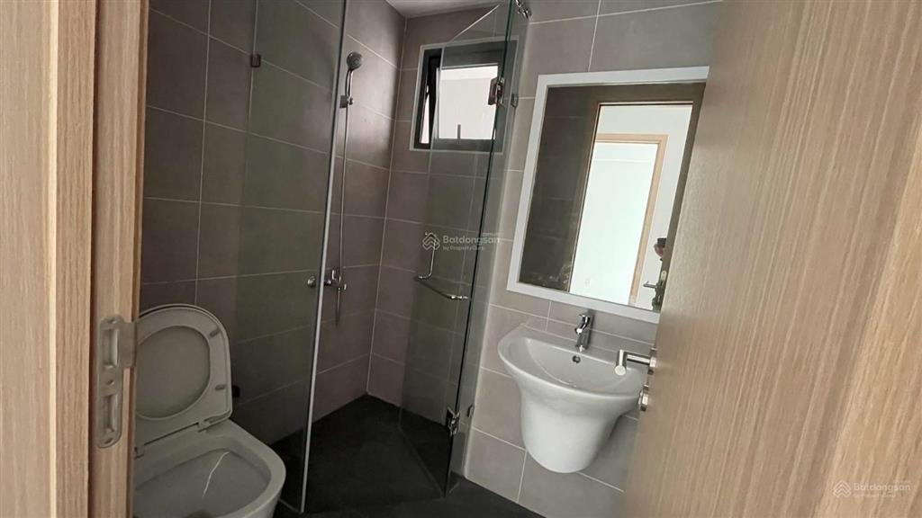 Chính chủ cần bán căn 2pn lầu 8  view cực vip