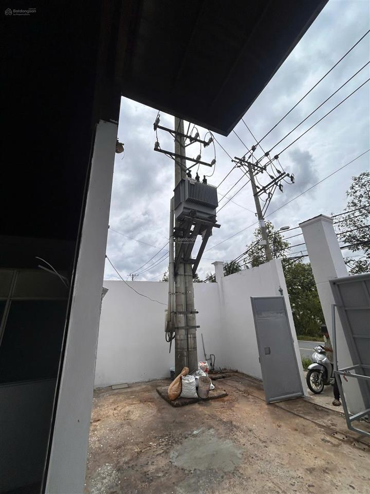 Cho thuê nhà xưởng mặt tiền đường lê đình chi, 600m2, hướng đông, gần kcn lê minh xuân