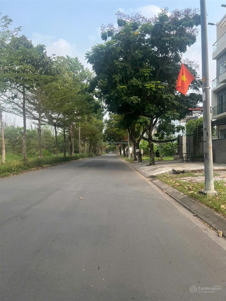 Bán đất nền dự án 13b conic, có sổ hồng đầy đủ, sẵn móng cọc, giá 7.2 tỷ có tl  0979 695 ***