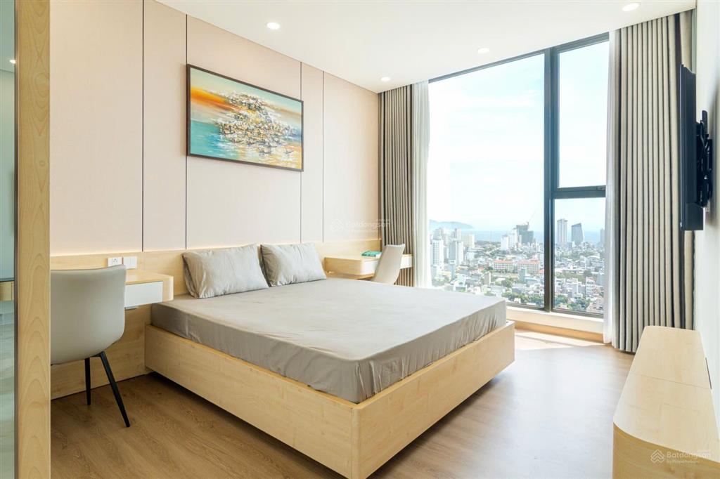 Căn hộ 2pn view biển tầng cao nội thất mới 100%