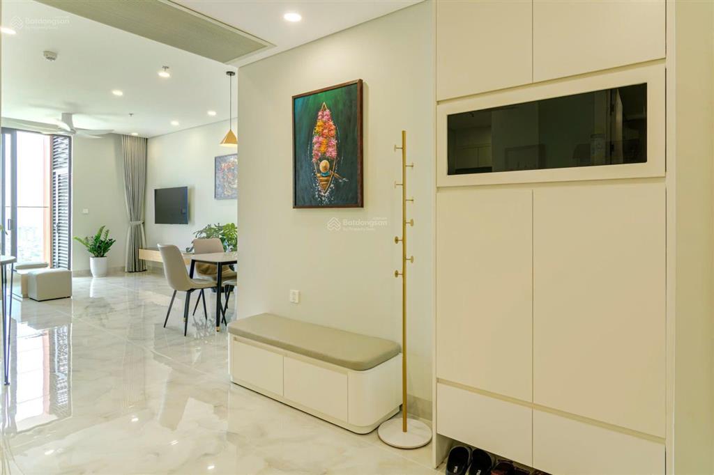 Căn hộ 2pn view biển tầng cao nội thất mới 100%