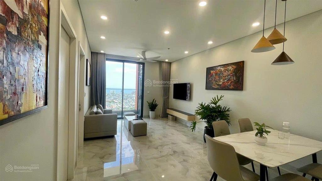 Căn hộ 2pn view biển tầng cao nội thất mới 100%