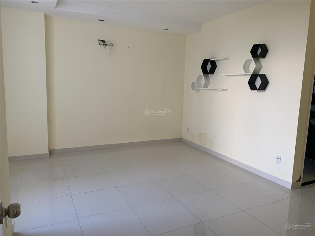 Bán ch terra rosa 127m2 3pn 2wc giá 3,5 tỷ lầu cao căn góc sổ hồng, nh cho vay 70%. 0909 864 ***