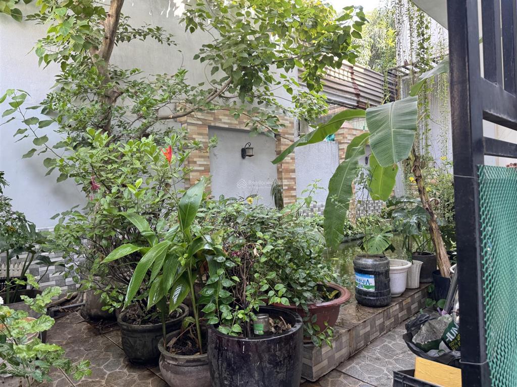 Cho thuê nhà đường 13, gần chợ linh xuân, 14 tr/th, 112m2, 3pn, 3wc, 2 tầng (1 trệt, 1 lầu, sân)