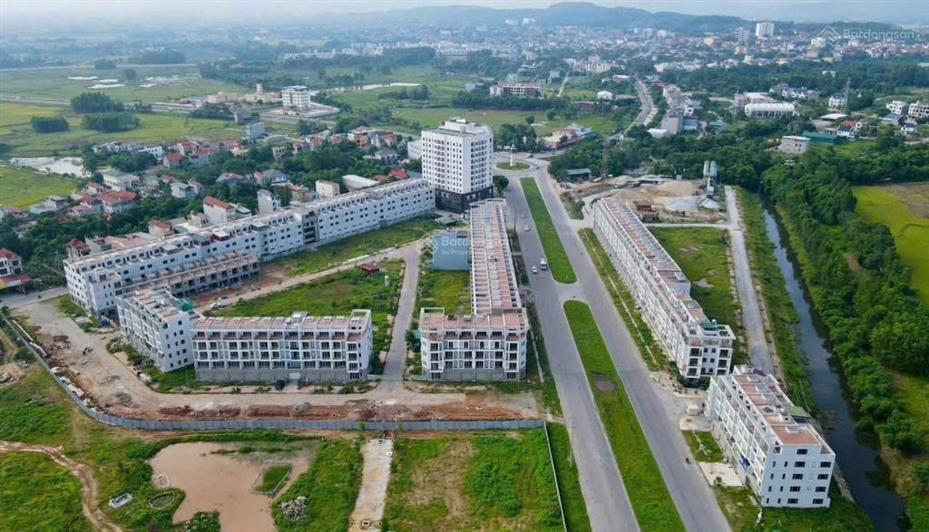 Bán 1 lô đất duy nhất 100m2 tại kdt nam phúc yên hai mặt thoáng cực kỳ vượng cho chủ nhà
