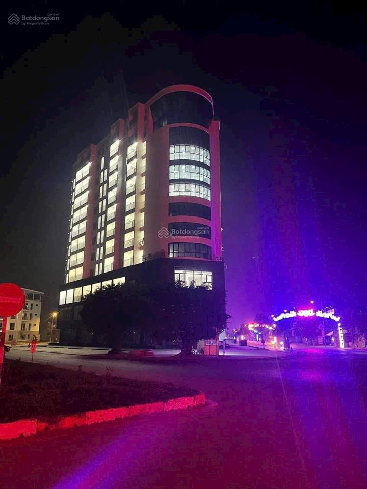 Duy nhất độc nhất 1 lô đất 77m2 mt 5m hướng đông nam lưu không 10m trước nhà cực phẩm ạ