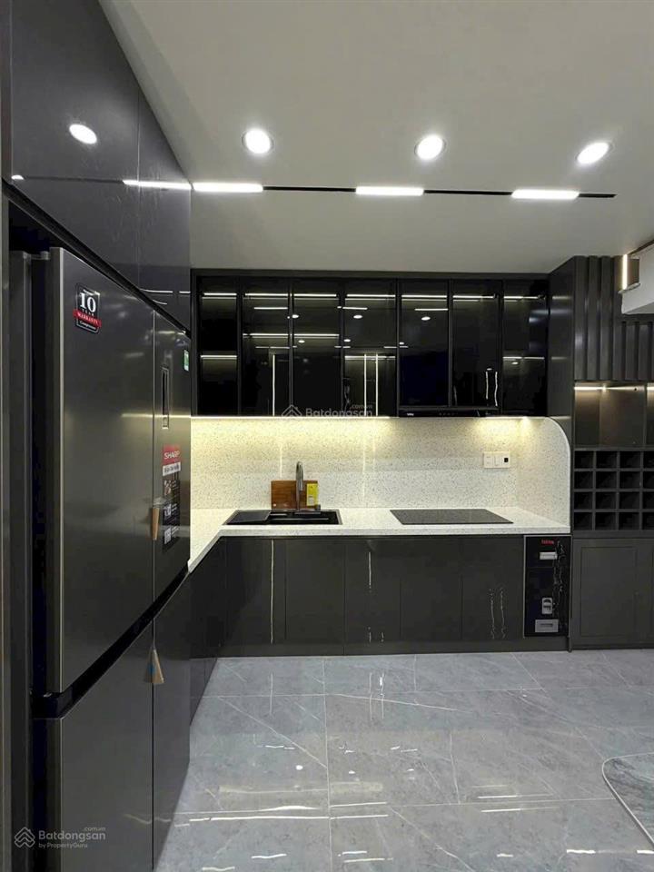 Bán gấp nhà 3 tầng kiệt 5m, oto tránh, thiết kế hiện đại, nở hậu, full nội thất, đầy đủ công năng