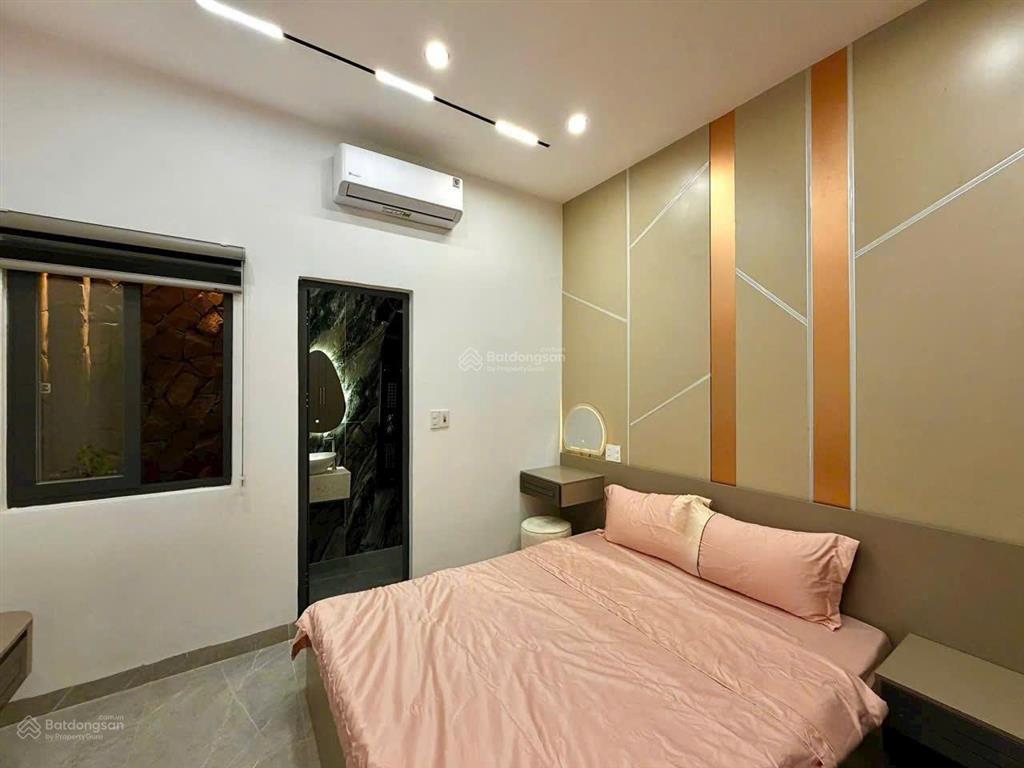 Bán gấp nhà 3 tầng kiệt 5m, oto tránh, thiết kế hiện đại, nở hậu, full nội thất, đầy đủ công năng