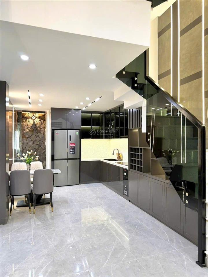 Bán gấp nhà 3 tầng kiệt 5m, oto tránh, thiết kế hiện đại, nở hậu, full nội thất, đầy đủ công năng